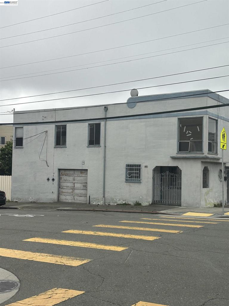 1000 Crescent Ave Property Photo 1