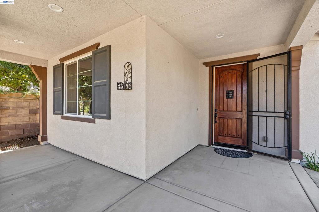 434 W San Juan Dr Property Photo 2