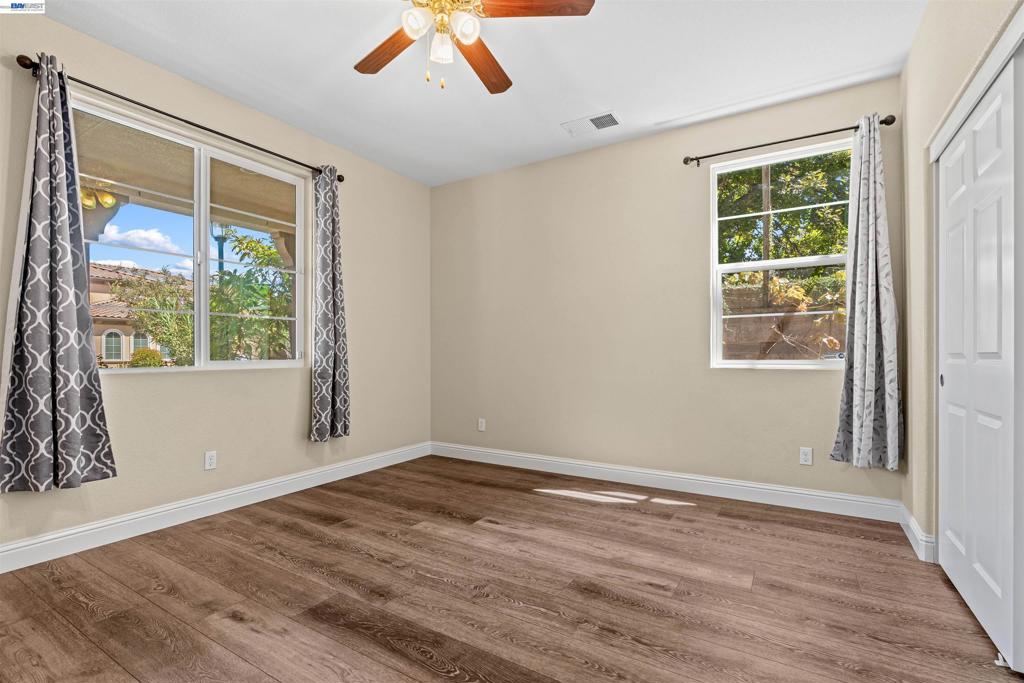 434 W San Juan Dr Property Photo 4