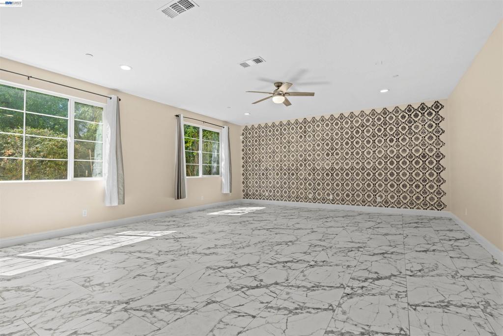 434 W San Juan Dr Property Photo 7