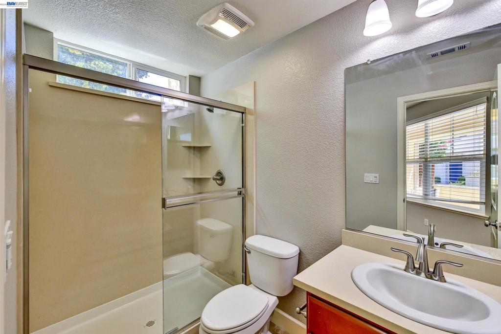 538 Selby Ln Property Photo 18