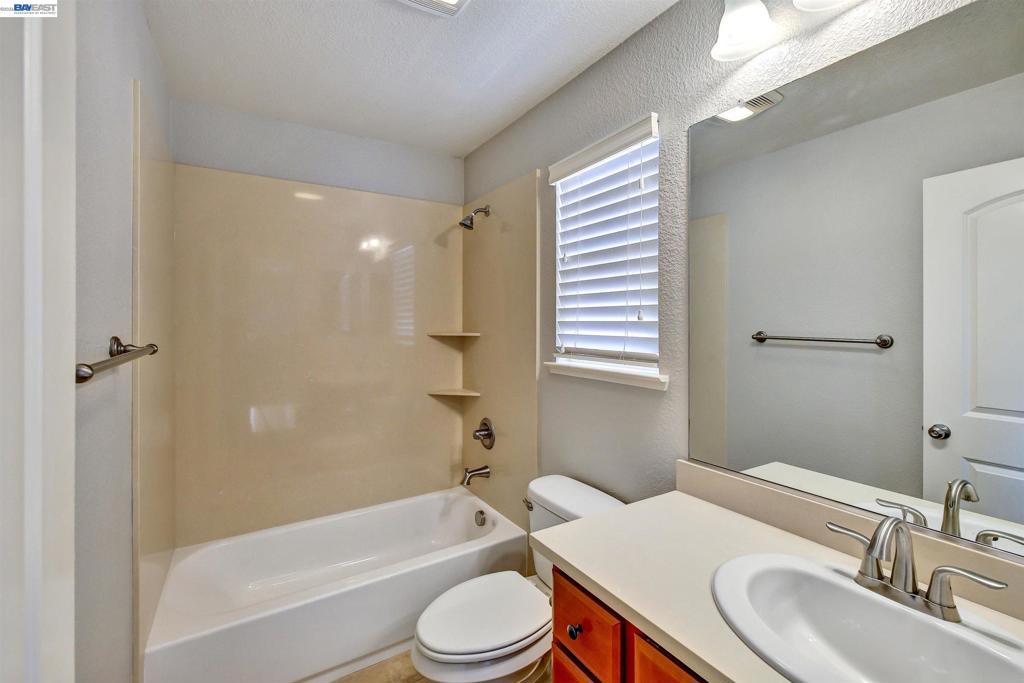 538 Selby Ln Property Photo 36