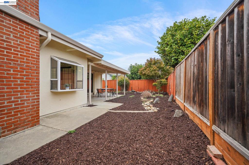 5470 Fernwood Dr Property Photo 25