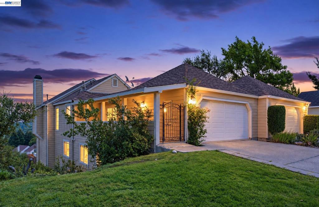 1823 Mockingbird Pl