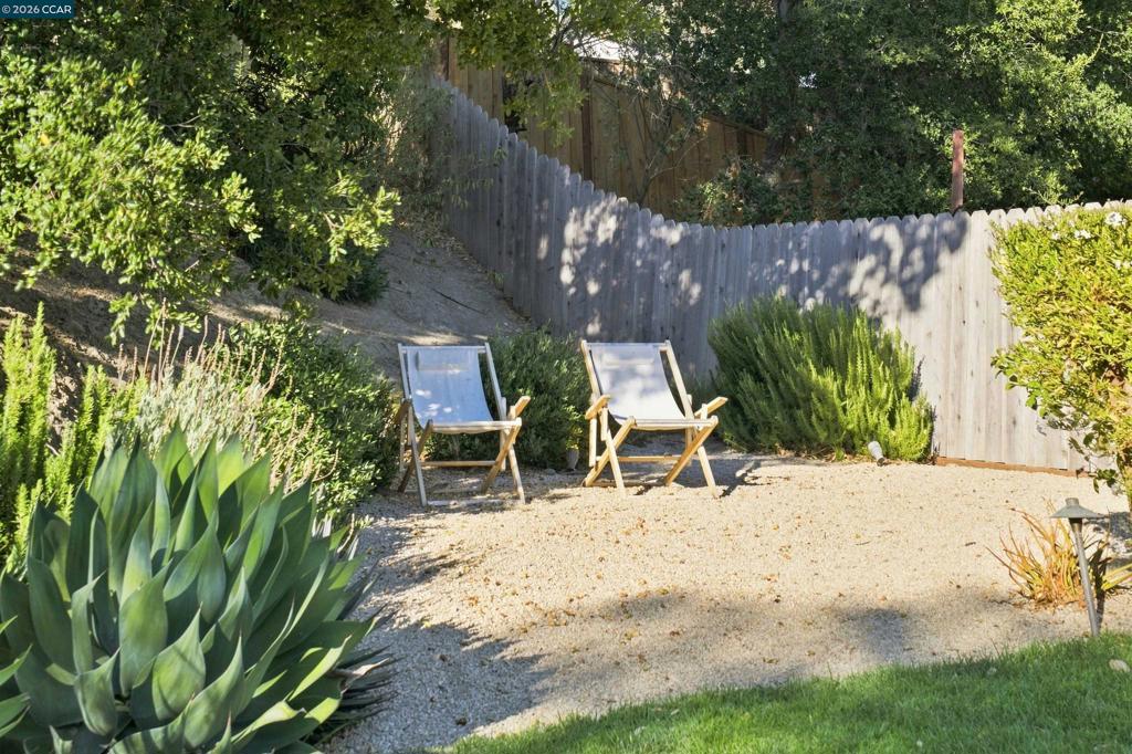 1422 Novato Ct Property Photo 27