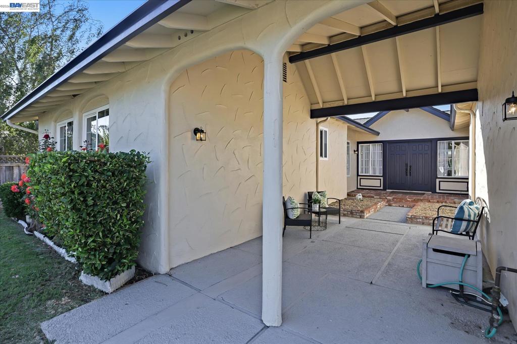 5261 Sussex Pl Property Photo 5