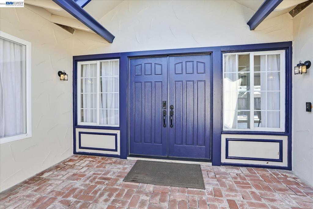 5261 Sussex Pl Property Photo 6