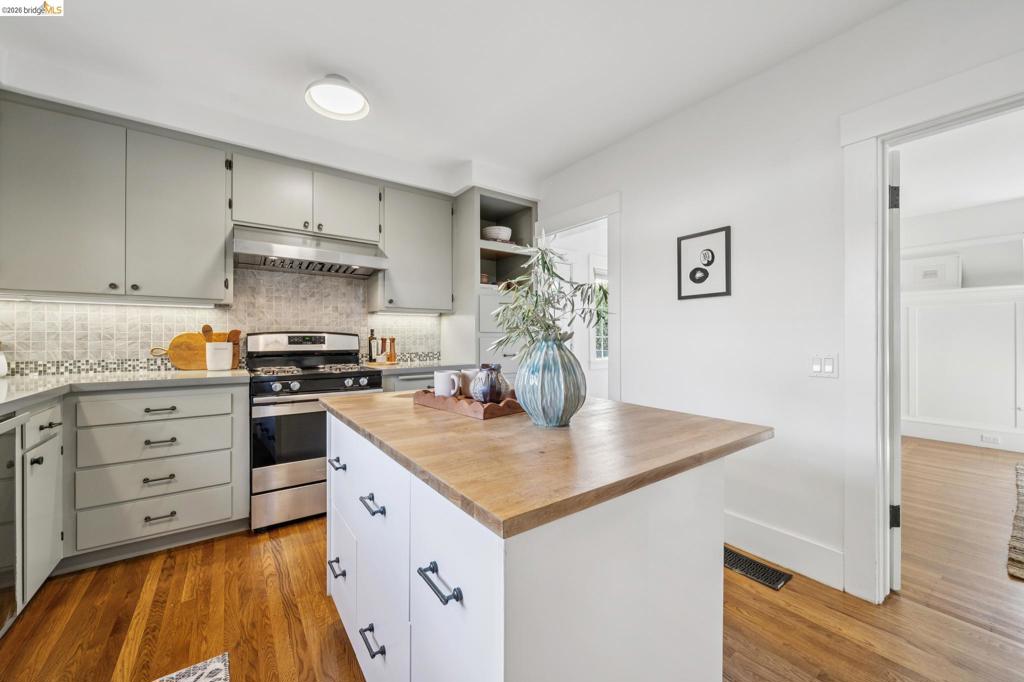 1106 Russell St Property Photo 15