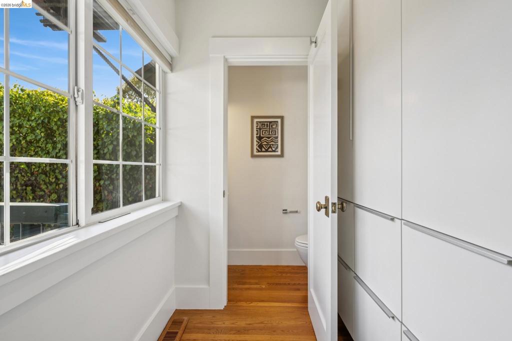 1106 Russell St Property Photo 20