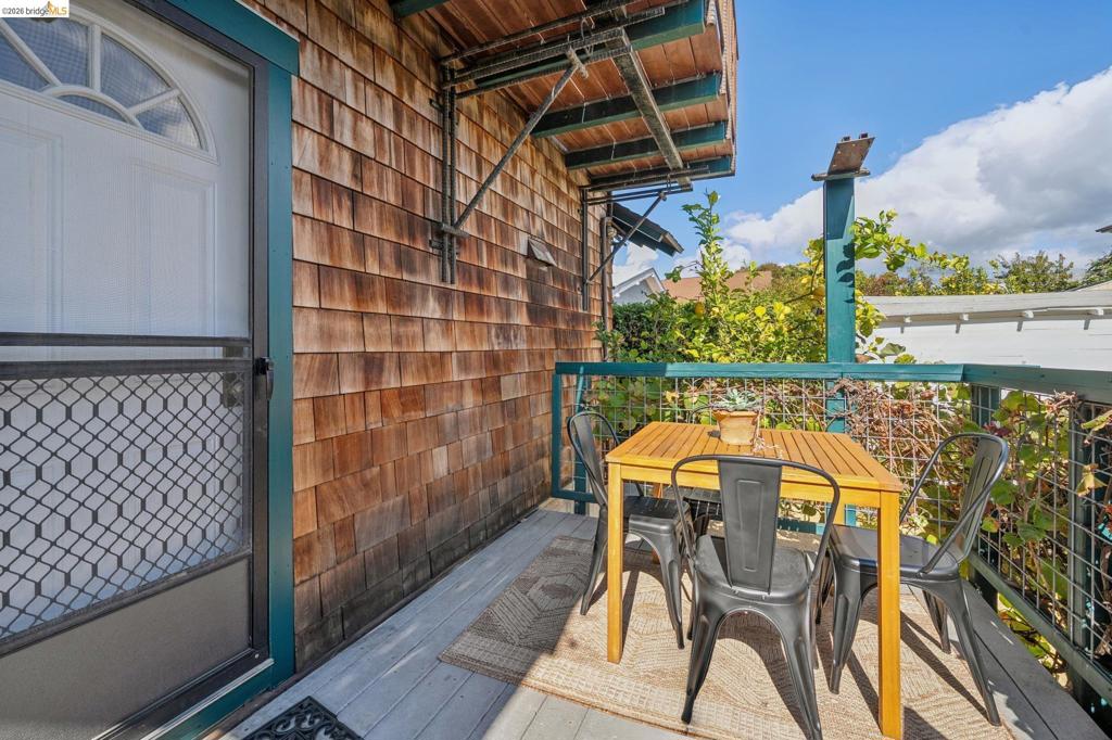 1106 Russell St Property Photo 53
