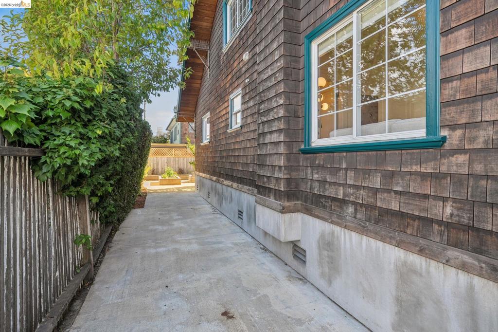 1106 Russell St Property Photo 62