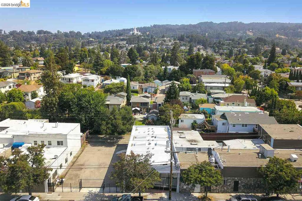 2968 Macarthur Blvd Property Photo 19
