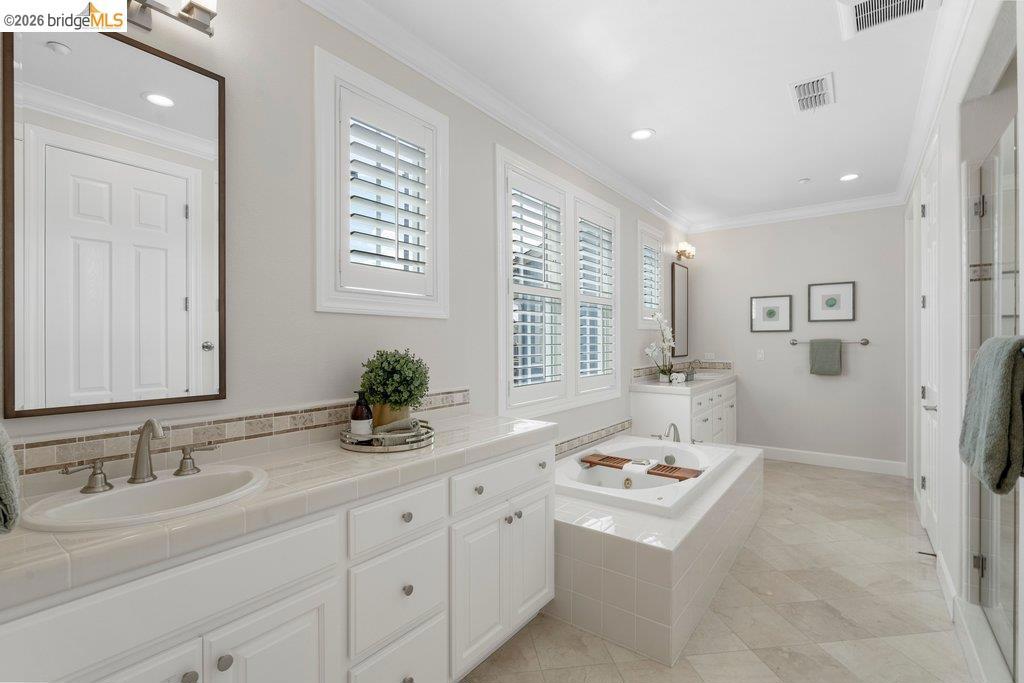 207 Flagship Court Property Photo 33