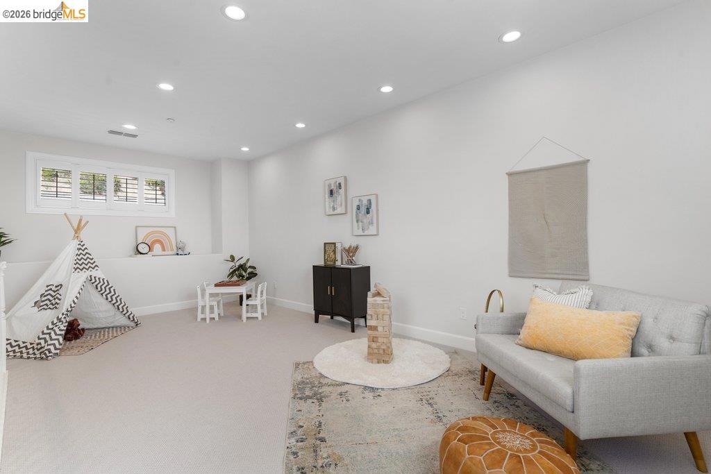 207 Flagship Court Property Photo 46