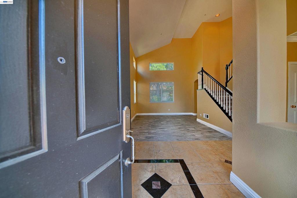 6472 Owl Way Property Photo 3