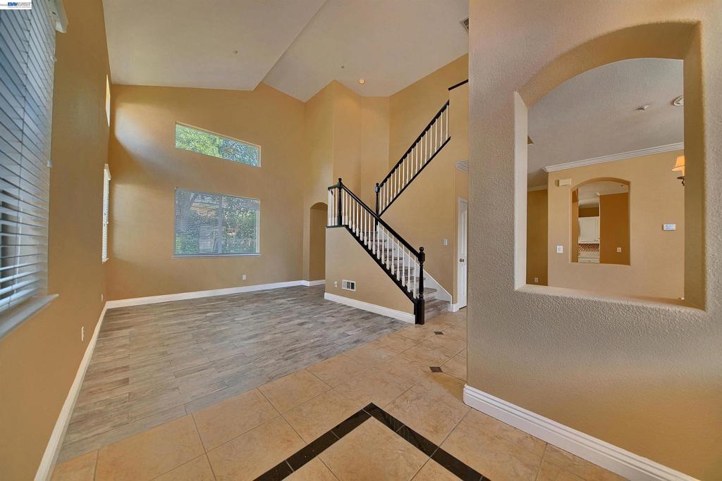 6472 Owl Way Property Photo 4