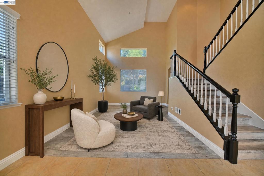 6472 Owl Way Property Photo 5