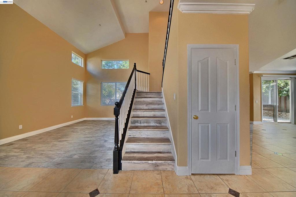 6472 Owl Way Property Photo 7