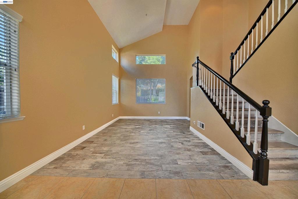 6472 Owl Way Property Photo 8