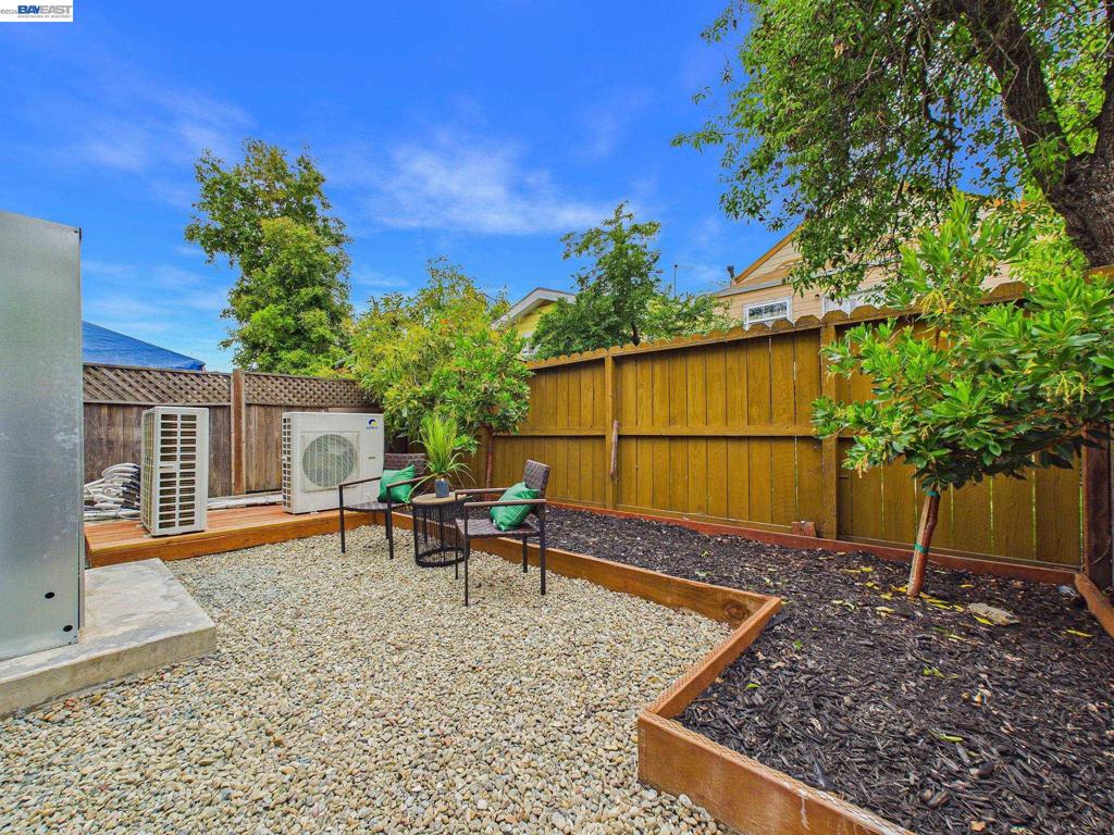 718 26th Property Photo 5
