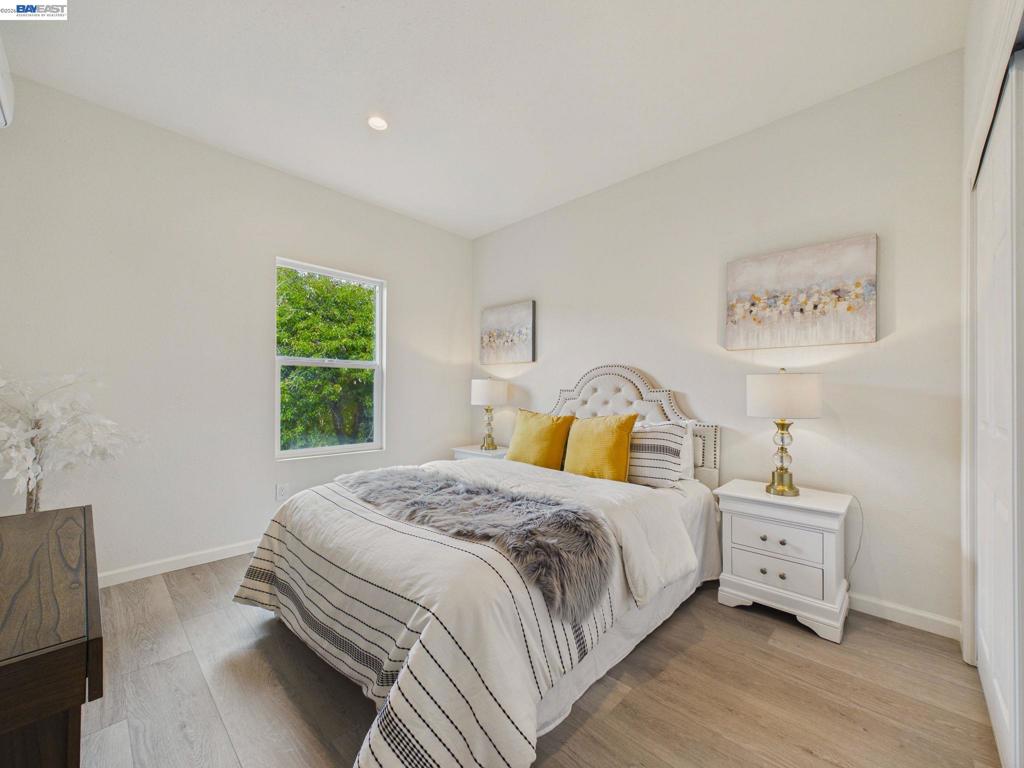 718 26th Property Photo 18