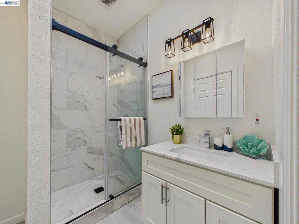 718 26th Property Photo 22