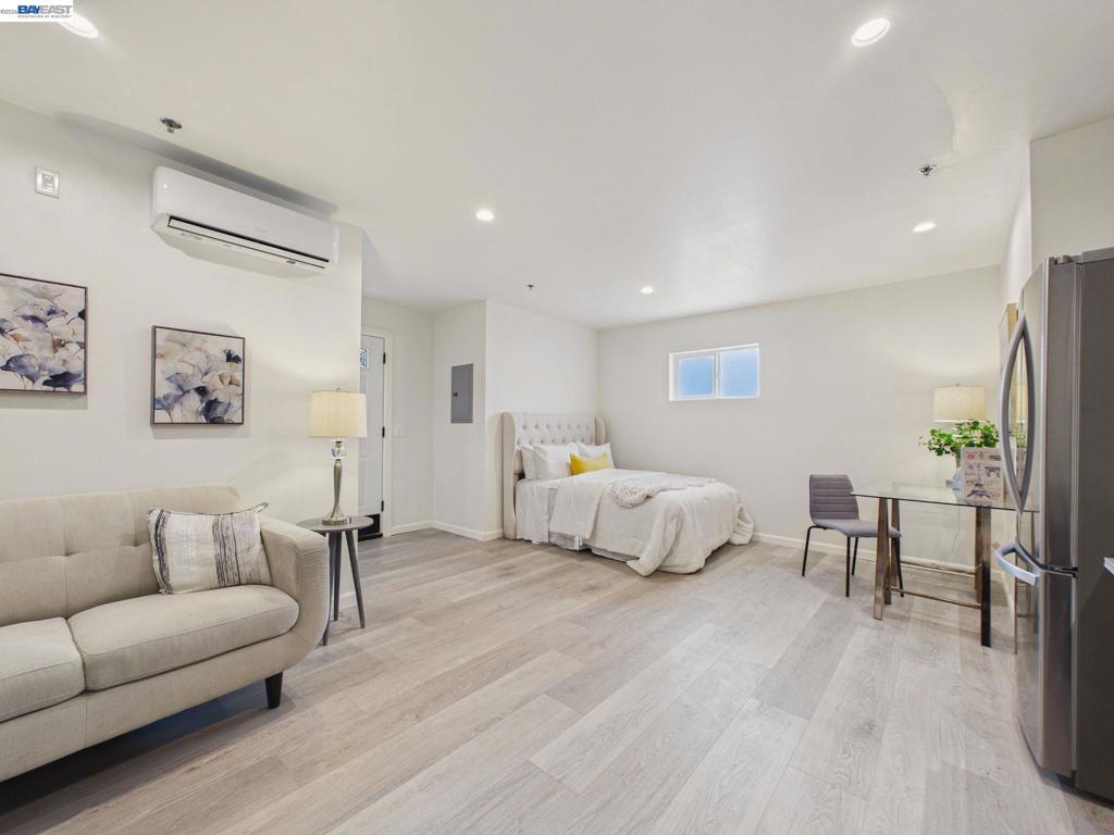 718 26th Property Photo 26