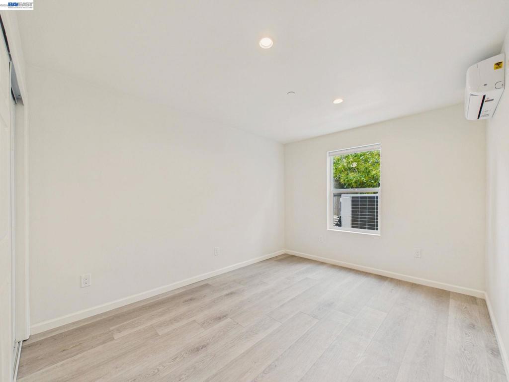 718 26th Property Photo 28