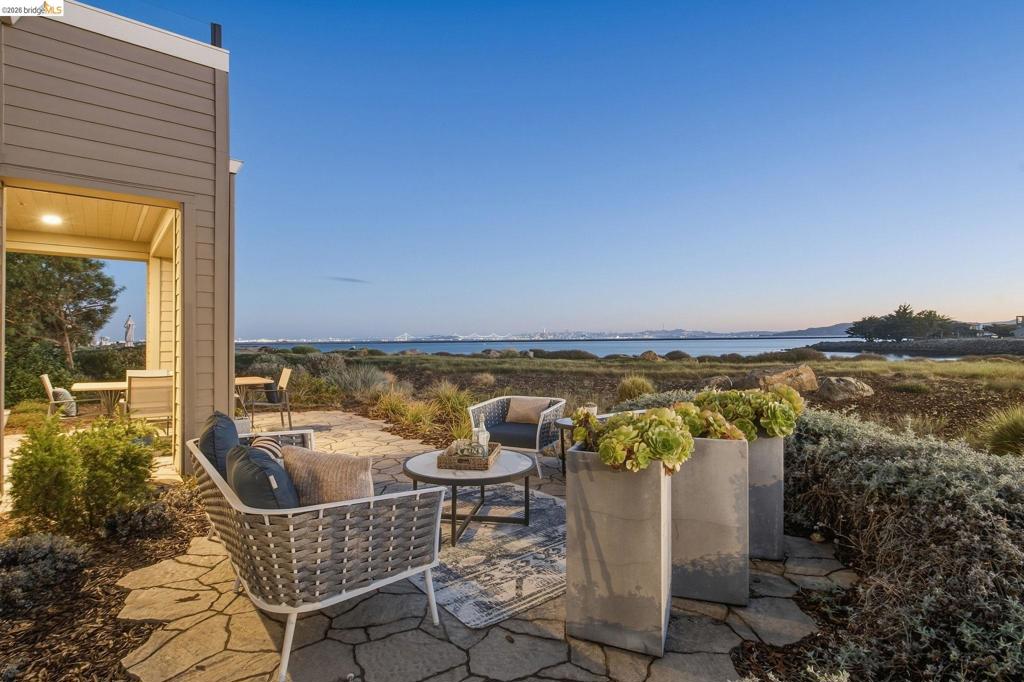 6 Waterline Pl Property Photo 1