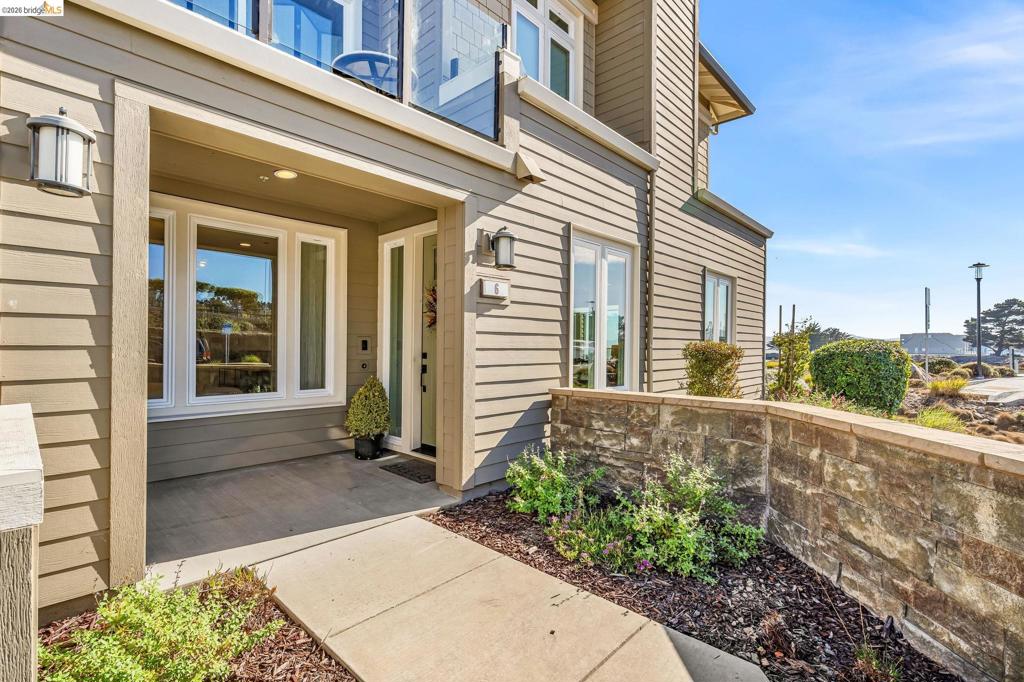 6 Waterline Pl Property Photo 4