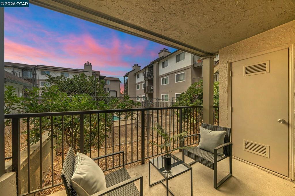 1318 B St 105