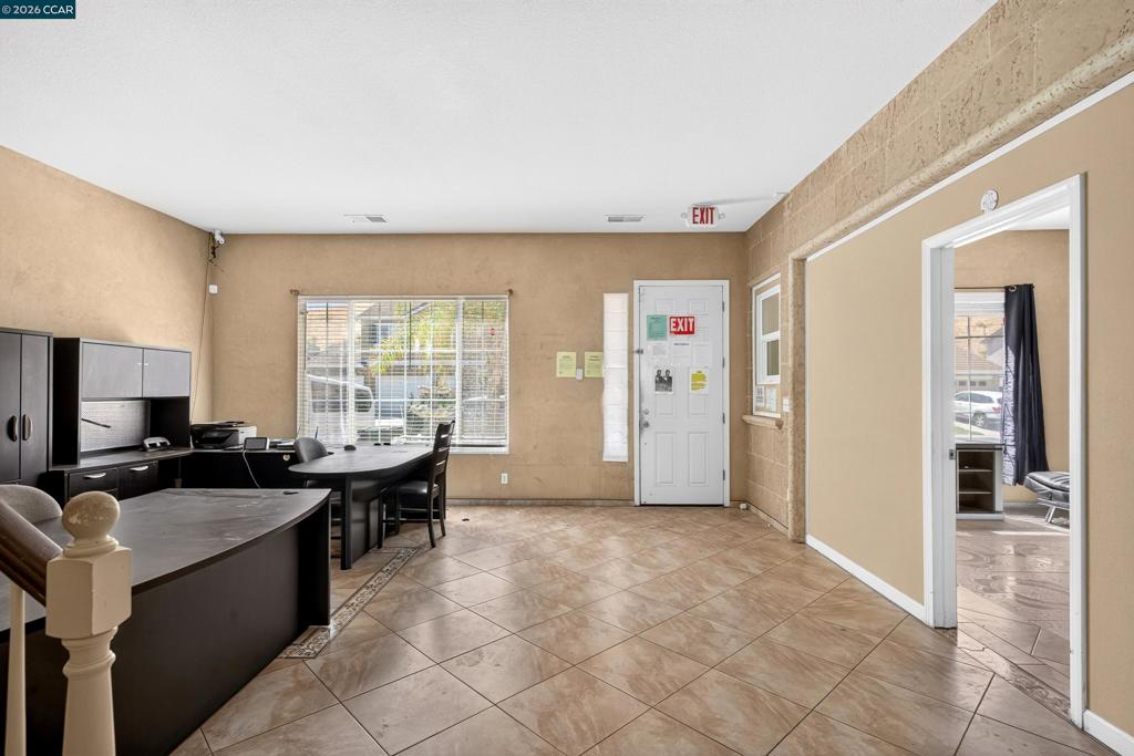 4400 Glen Canyon Cir Property Photo 7