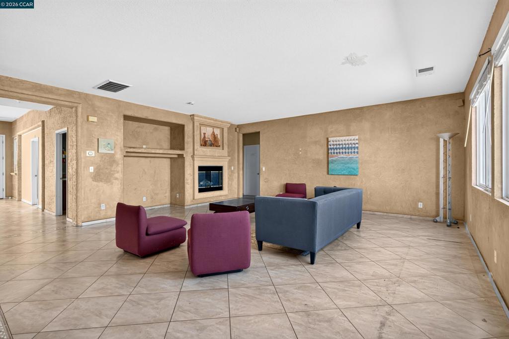 4400 Glen Canyon Cir Property Photo 13