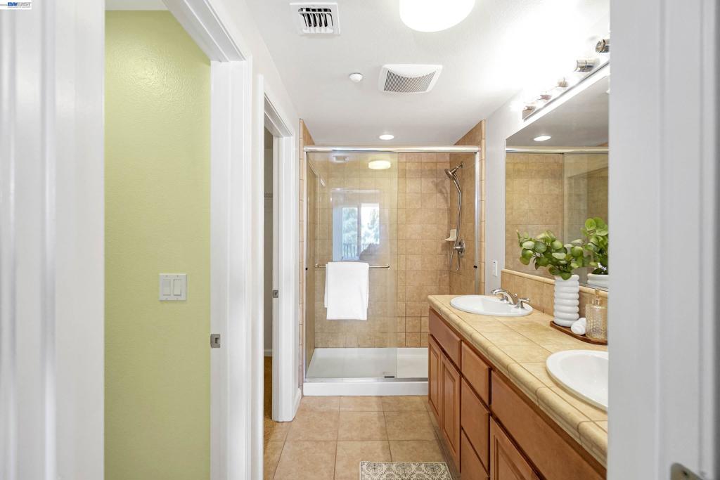 3360 Maguire Way 428 Property Photo 31