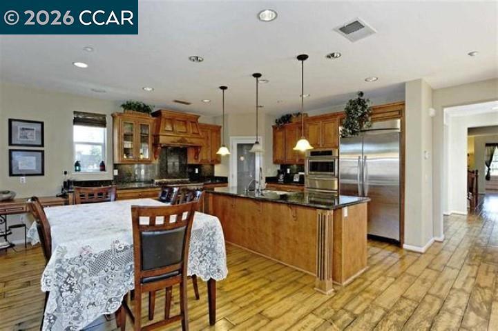 2377 Boulder St Property Photo 5