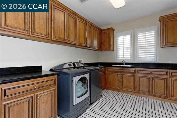 2377 Boulder St Property Photo 16