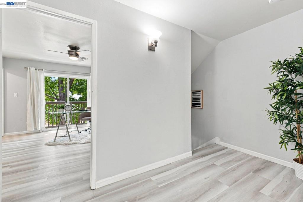 1305 Waterfall Way Property Photo 22