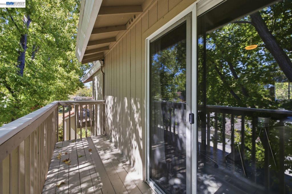1305 Waterfall Way Property Photo 29