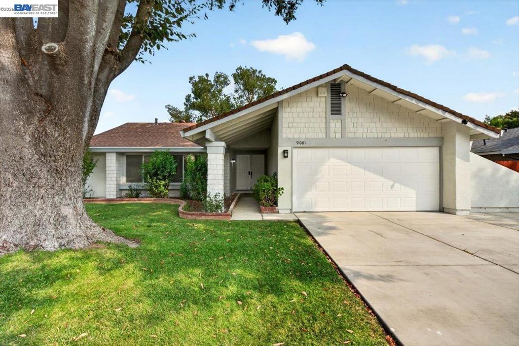 9081 Meadowdale Way Property Photo 3