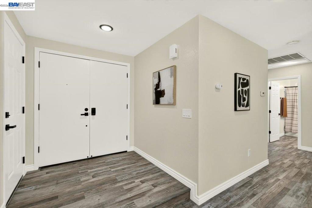 9081 Meadowdale Way Property Photo 7