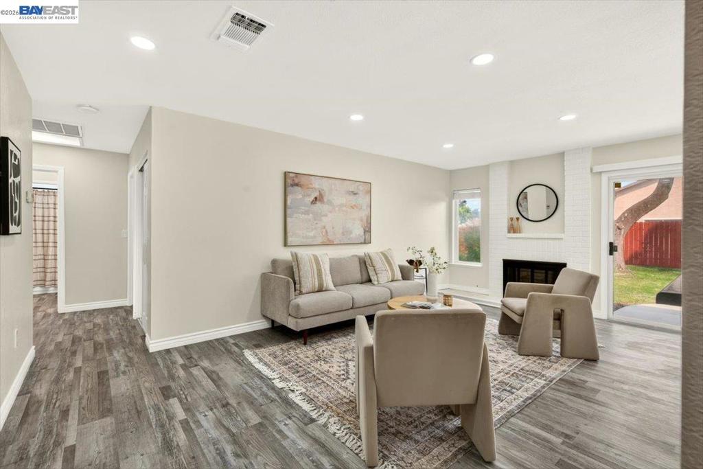 9081 Meadowdale Way Property Photo 11