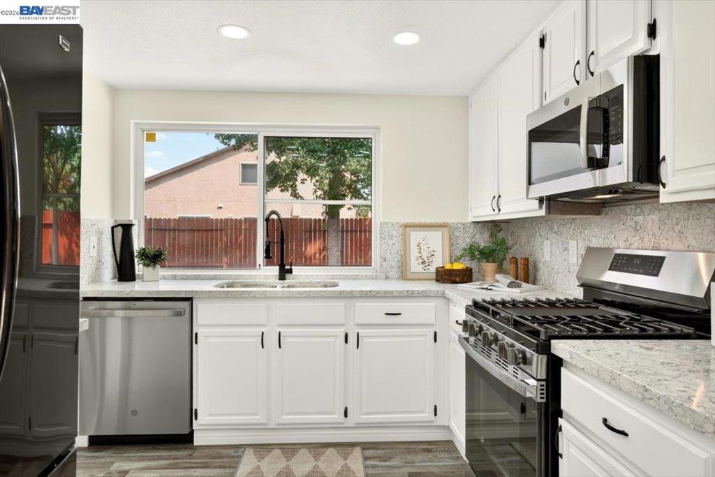 9081 Meadowdale Way Property Photo 18
