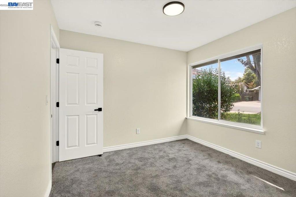 9081 Meadowdale Way Property Photo 32