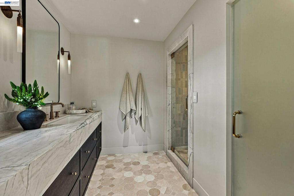 6801 Buckingham Blvd Property Photo 31