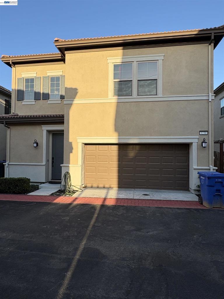 1230 S Ross Ct Property Photo 3