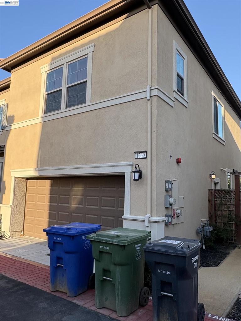 1230 S Ross Ct Property Photo 4