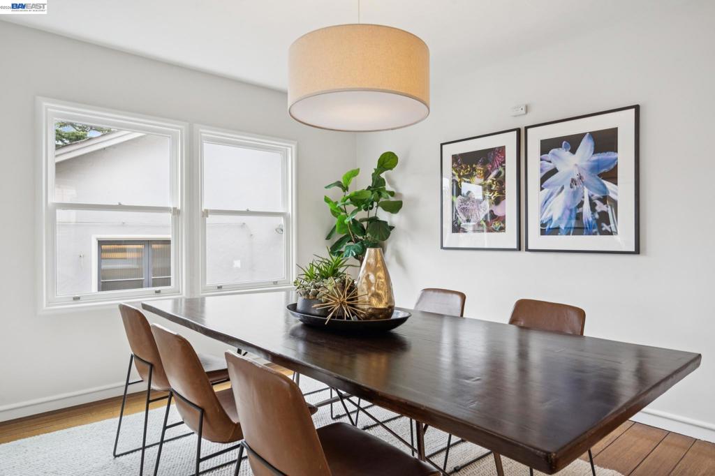 637 Boulevard Way Property Photo 10