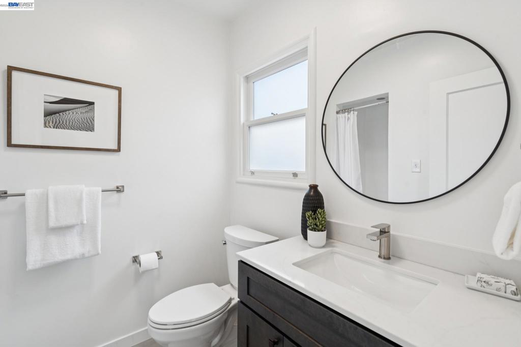 637 Boulevard Way Property Photo 21