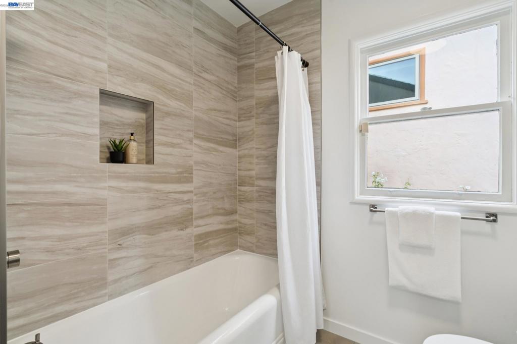 637 Boulevard Way Property Photo 25