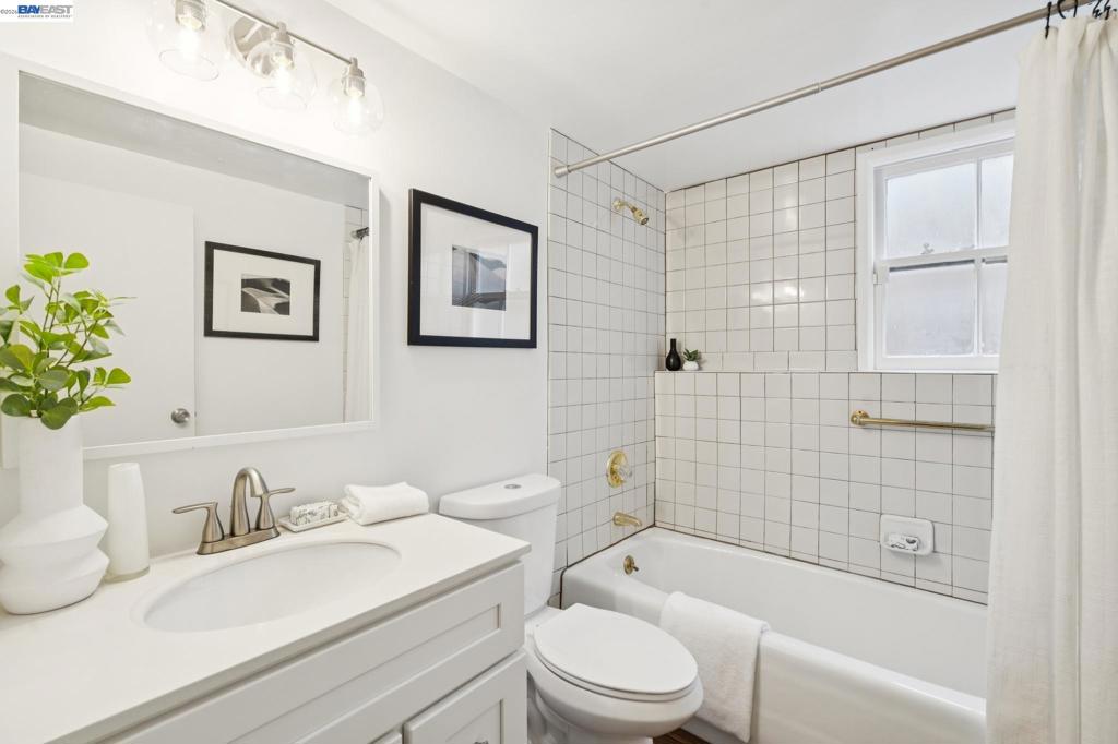 637 Boulevard Way Property Photo 31